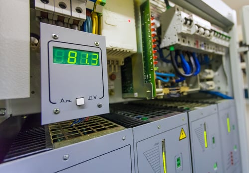 Current and Voltage measurement with display